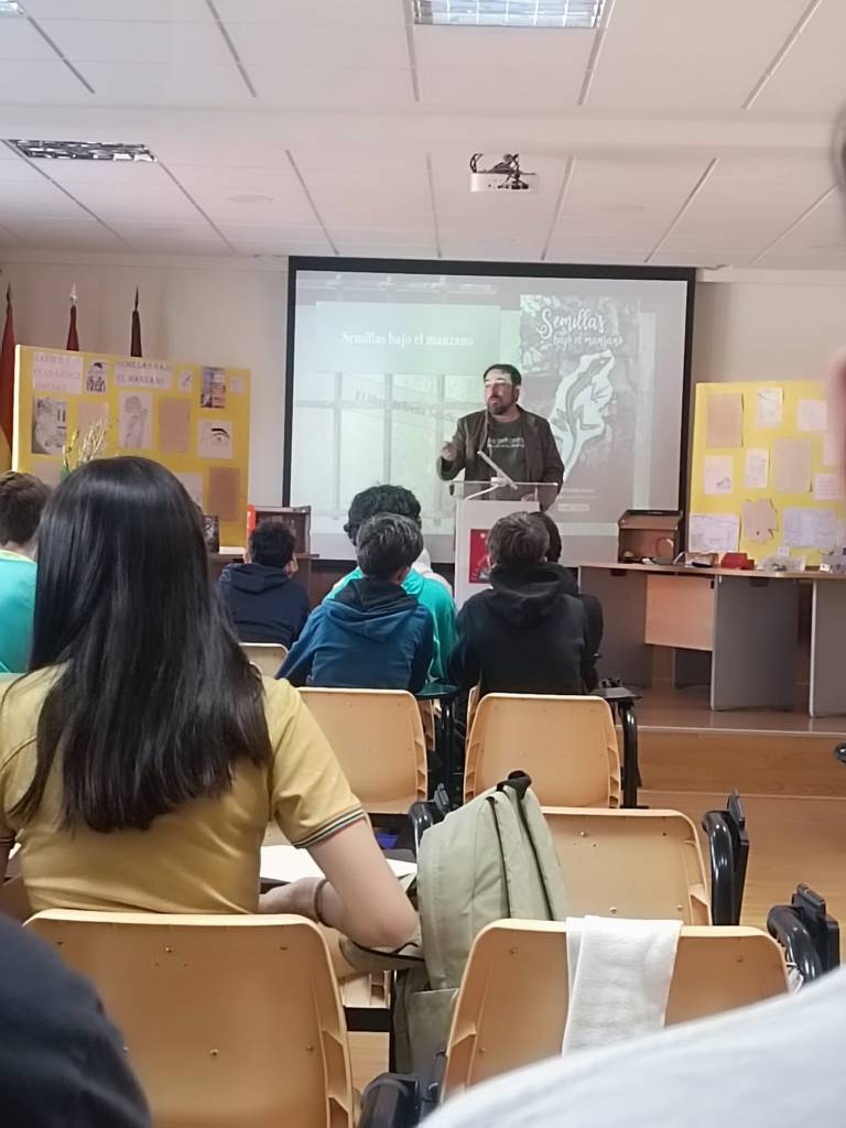 Encuentro de autor en el IES Profesor Ánger Ysern de Navalcarnero.