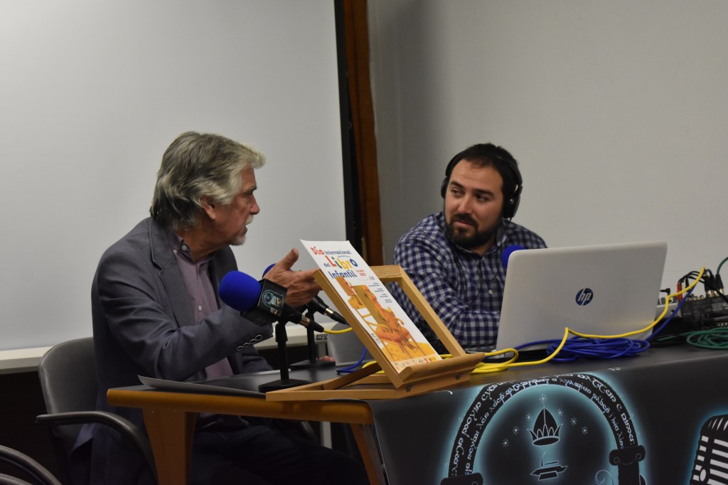 Una grabación de La Biblioteca Encantada con Santiago García-Clairac
