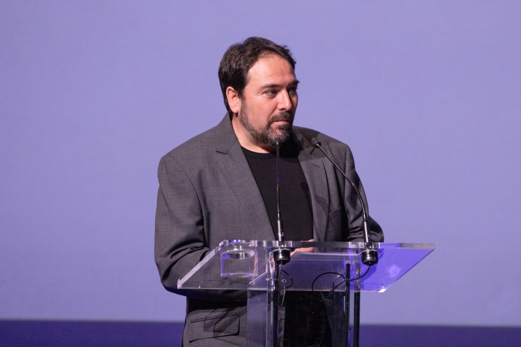 Recibir premios y aún algo mejor, merecerlos. Javier Fernández ha recibido algunos galarones y reconociemtos a lo largo de su carrera