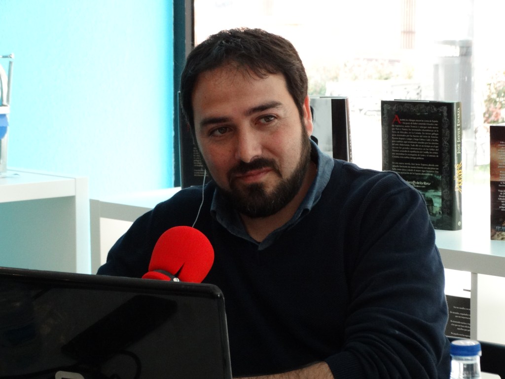 Programa de radio desde la Librería Serendipias.