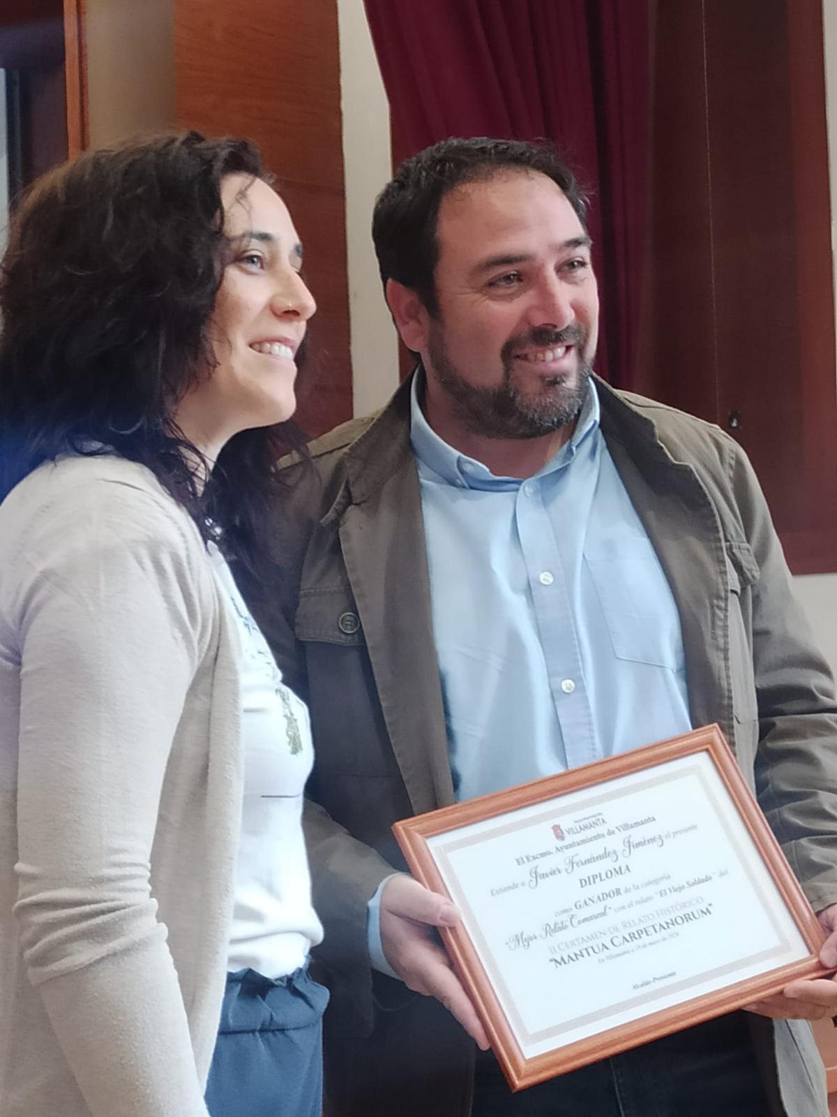 Instante de la recepción del premio.
