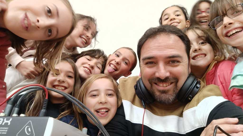 Libros escritos para niños y jóvenes… que también deberían leer muchos adultos